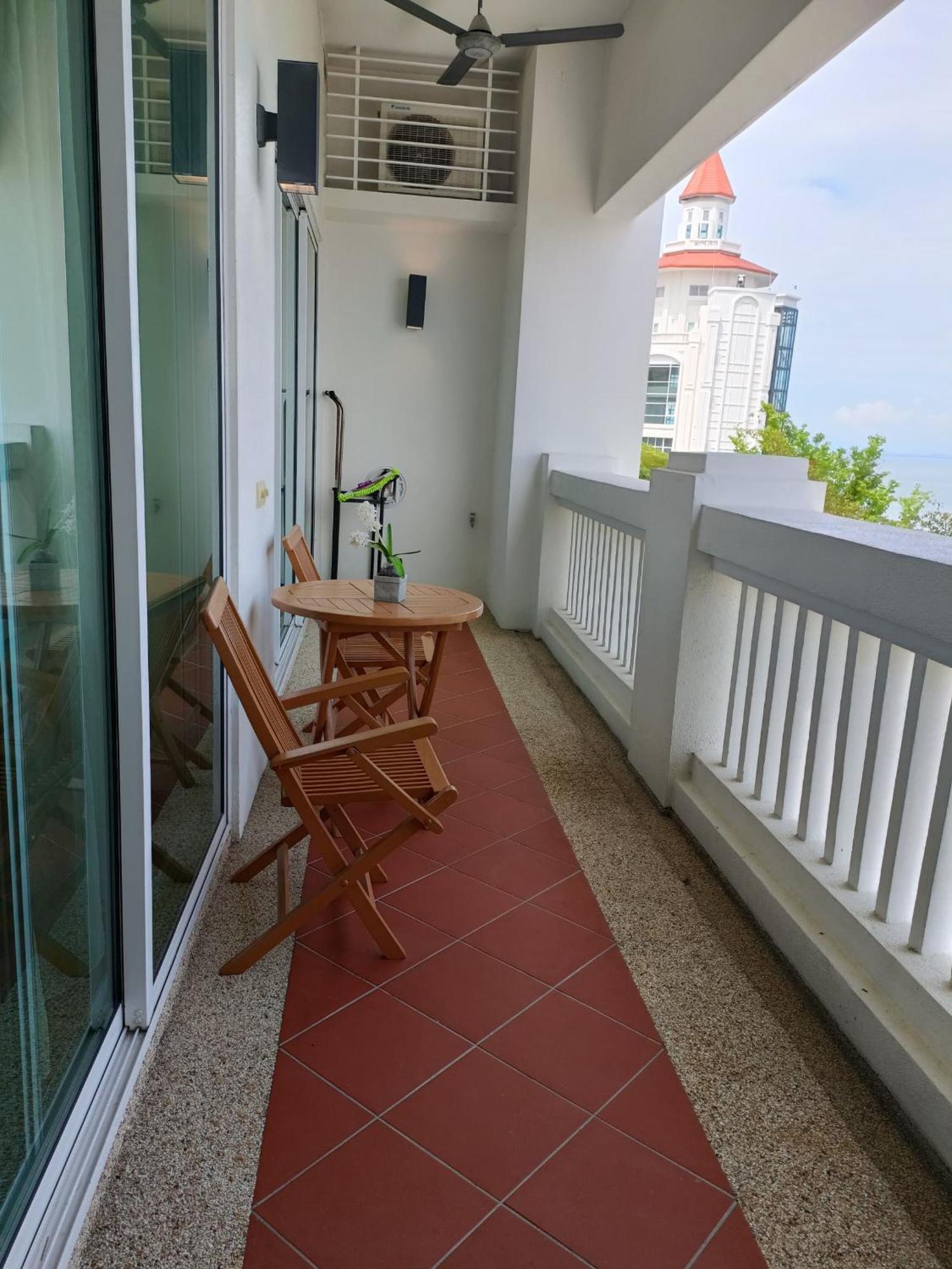 Straits Quay Marina Suites Penang By Aurorahomes Bagan Jermal Exterior foto