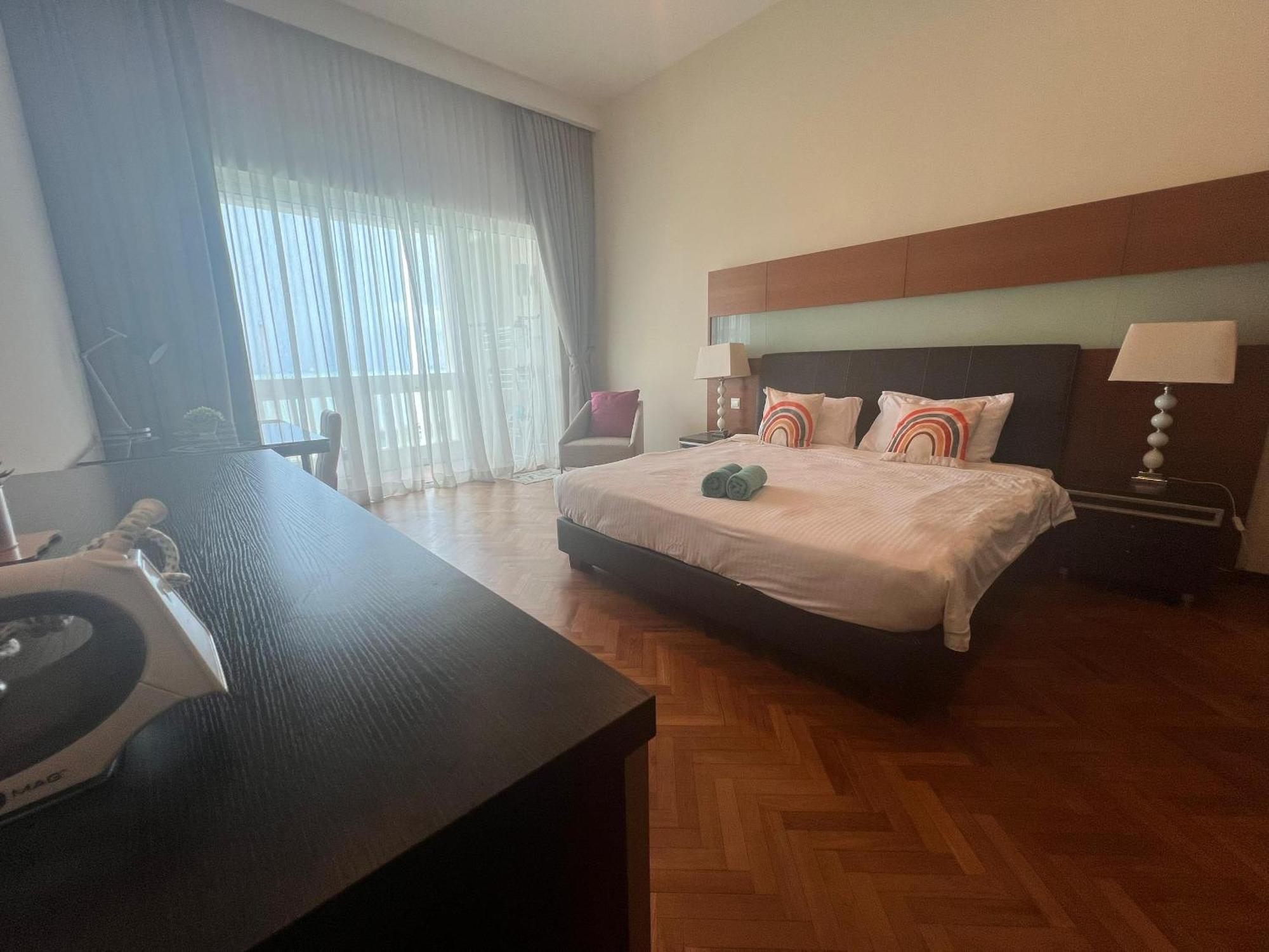 Straits Quay Marina Suites Penang By Aurorahomes Bagan Jermal Exterior foto