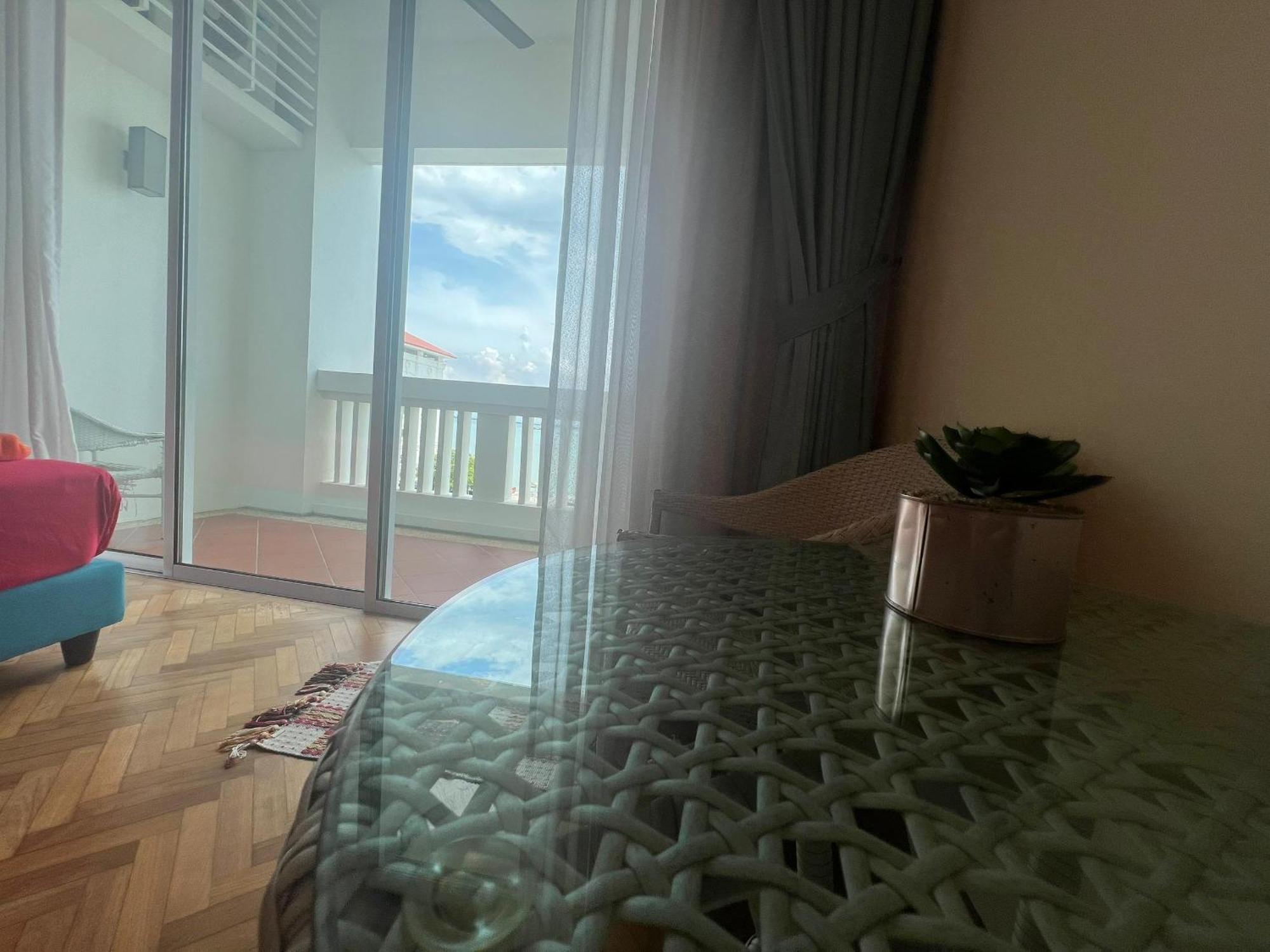 Straits Quay Marina Suites Penang By Aurorahomes Bagan Jermal Exterior foto