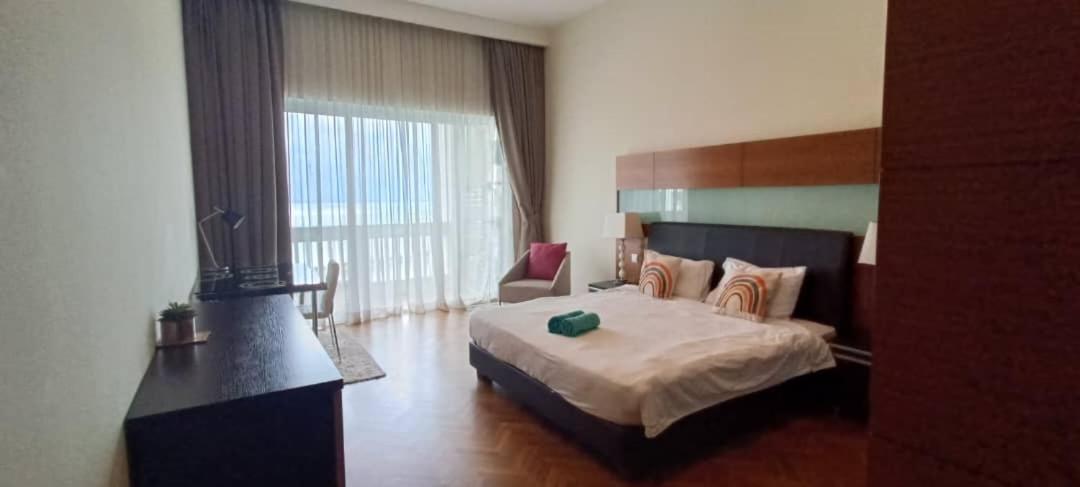 Straits Quay Marina Suites Penang By Aurorahomes Bagan Jermal Exterior foto